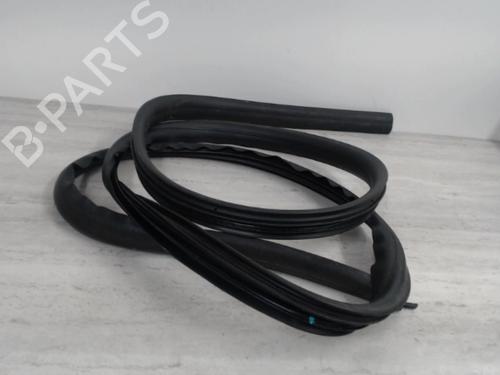 Used Rubber door seal RENAULT TWINGO III (BCM_, BCA_) 1.0 SCe 70 (71 hp) 27004670