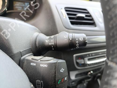 Used Steering column stalk Steering column stalk RENAULT MEGANE III Grandtour (KZ0/1) 1.5 dCi (KZ09, KZ0D, KZ1G, KZ29, KZ14, KZ1W, KZ10, KZ1F,... (110 hp) 39583646 39583646