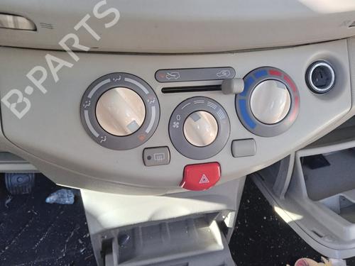 Used Climate control NISSAN MICRA III (K12) 1.2 16V (80 hp) 27021111