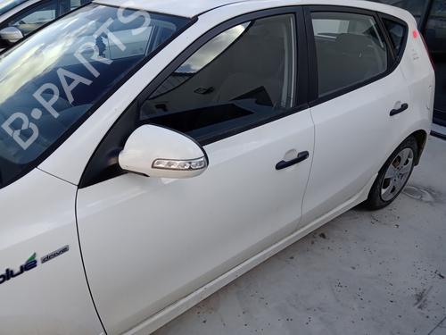 Used Front left exterior door handle HYUNDAI i30 (FD) 1.6 CRDi (90 hp) 27012408