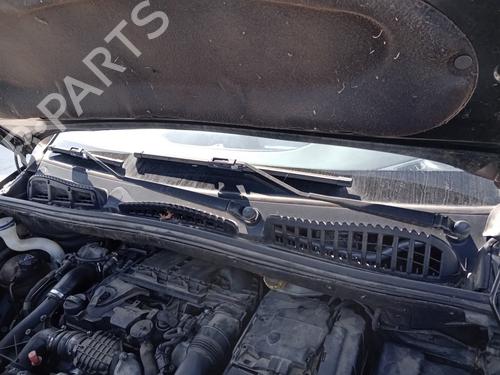 Used Front windshield wiper arm CITROËN C3 Picasso (SH_) 1.6 HDI 90 (92 hp) 27011818