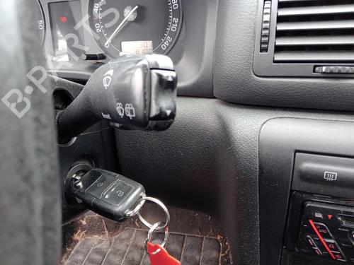 Used Steering column stalk SKODA OCTAVIA I (1U2) 1.9 TDI (110 hp) 27021959