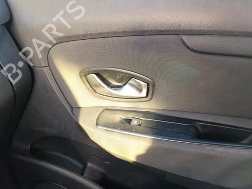 Used Right front window switch Right front window switch RENAULT SCÉNIC III (JZ0/1_) 1.5 dCi (110 hp) 40122389 40122389