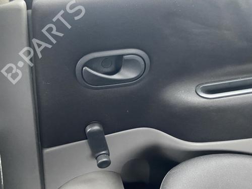 Højre bagtil invendig håndtag RENAULT SCÉNIC II (JM0/1_) 1.4 (JM0B, JM0H, JM1A) (98 hp) 28422852