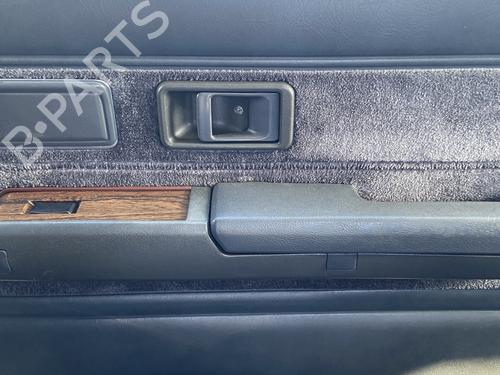 Højre bagtil invendig håndtag MITSUBISHI SPACE WAGON (D0_V/W) 1.8 GLX (D05V, D05W) (90 hp) 28517643