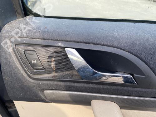 Used Rear right interior door handle Rear right interior door handle SKODA OCTAVIA II (1Z3) 1.9 TDI (105 hp) 32746093 32746093