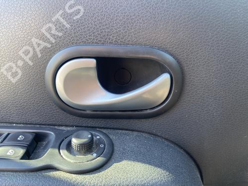 front-left-interior-door-handle-renault-modus-grand-modus-fjp0_-2004-32729826 main image