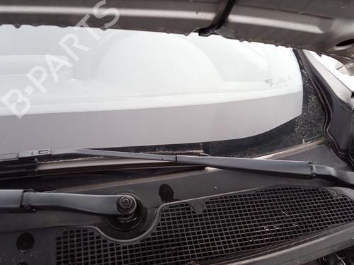 Used Front windshield wiper arm RENAULT MEGANE III Grandtour (KZ0/1) 1.5 dCi (KZ09, KZ0D, KZ1G, KZ29, KZ14, KZ1W, KZ10, KZ1F,... (110 hp) 27103589