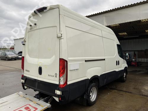 Used Rear axle IVECO DAILY VI Van 33S13, 35S13, 35C13 (126 hp) 32121405