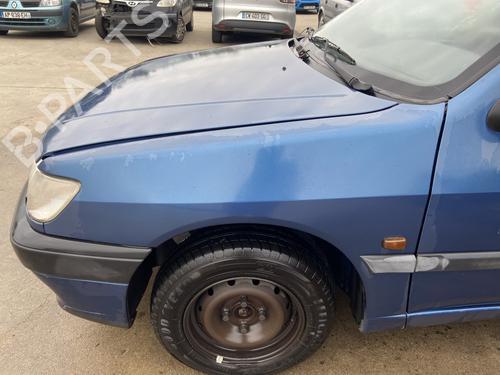 Used Left front fenders PEUGEOT 306 Hatchback (7A, 7C, N3, N5) 1.4 (75 hp) 29176294