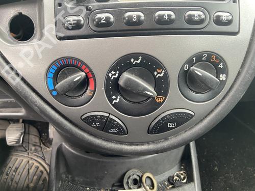 Commande Chauffage FORD FOCUS I (DAW, DBW) 1.8 Turbo DI / TDDi (90 hp) 31921467