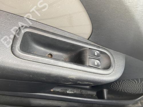 Used Left front window switch Left front window switch RENAULT TWINGO II (CN0_) 1.5 dCi (CN0E) (64 hp) 32759735 32759735