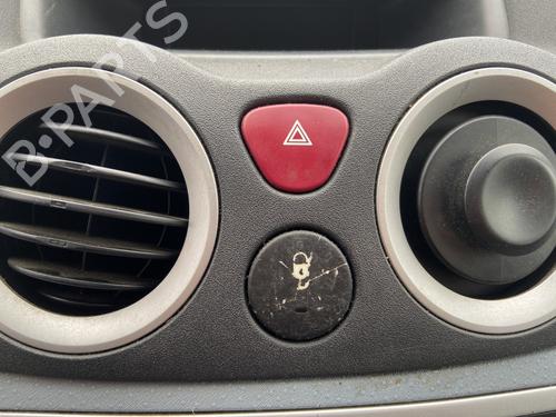 warning-switch-citroen-c3-i-fc_-fn_-2002-2003-2004-2005-2006-2007-2008-2009-2010-2011-2012-2013-32415064 main image