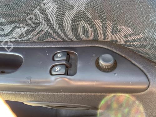Used Left front window switch RENAULT ESPACE III (JE0_) 2.2 12V TD (JE0E, JE0H, JE0P) (113 hp) 29026783
