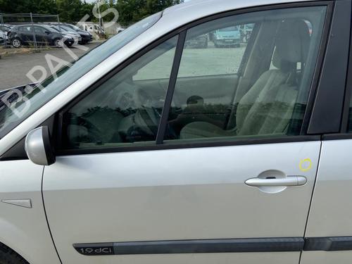 Dør rude ventre foran RENAULT GRAND SCÉNIC II (JM0/1_) 1.9 dCi (JM0G, JM12, JM1G, JM2C) (120 hp) 27115046