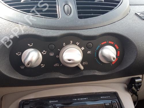 Commande Chauffage RENAULT TWINGO II (CN0_) 1.5 dCi (CN0E) (64 hp) 28522294