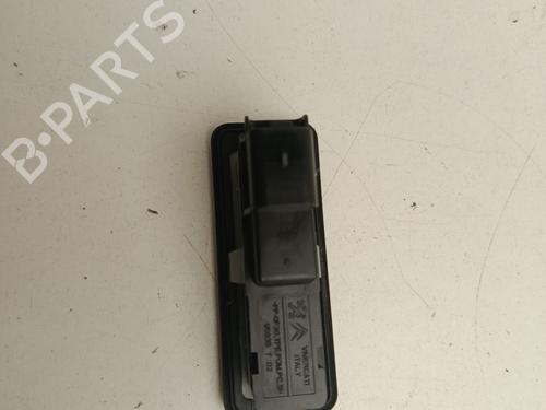 Used Switch Switch PEUGEOT 208 I (CA_, CC_) 1.4 HDi (68 hp) 33828335 33828335
