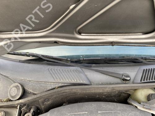 Used Front windshield wiper arm Front windshield wiper arm 31188857 31188857