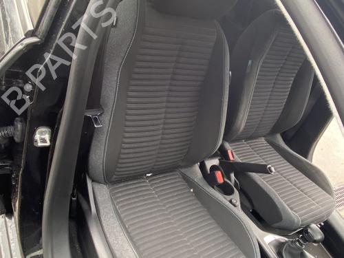 Sedile anteriore destro PEUGEOT 208 II (UB_, UP_, UW_, UJ_) 1.5 BlueHDI 100 (102 hp) 32164727