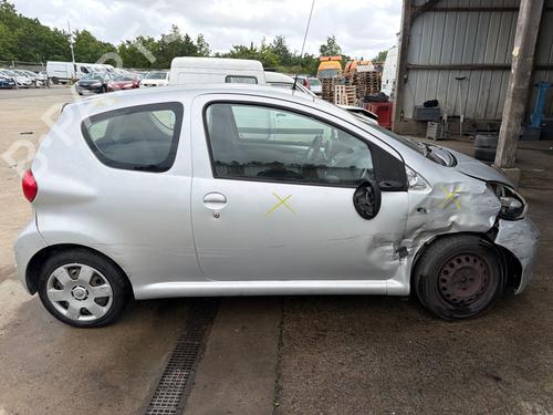 front-right-door-window-toyota-aygo-_b1_-2005-2006-2007-2008-2009-2010-2011-2012-2013-2014-35890114 main image