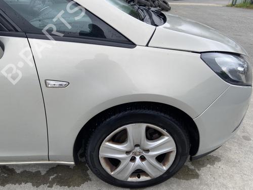 Used Right front fenders OPEL ZAFIRA TOURER C (P12) 2.0 CDTi (75) (130 hp) 27111350