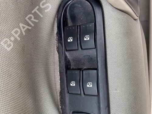 Used Left front window switch RENAULT SCÉNIC II (JM0/1_) 1.5 dCi (JM1E, JM16) (106 hp) 27108813