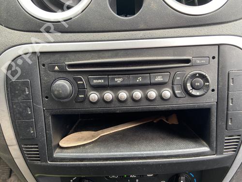 Autoradio CITROËN C3 I (FC_, FN_) 1.4 HDi (68 hp) 33002227