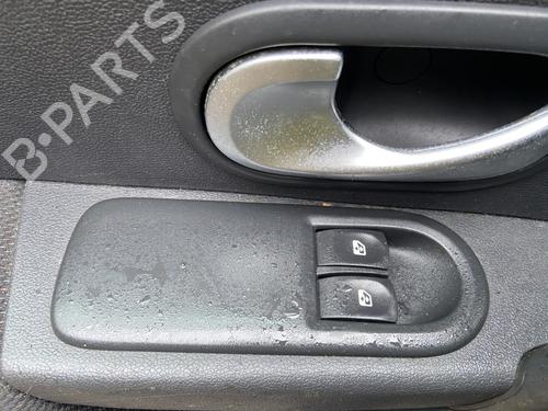 Used Left front window switch Left front window switch RENAULT CLIO III (BR0/1, CR0/1) 1.5 dCi (BR17, CR17) (86 hp) 32777620 32777620