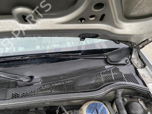 Used Front windshield wiper arm VW POLO (6N2) 1.4 (60 hp) 30900928