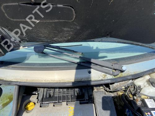 Used Front windshield wiper arm RENAULT TWINGO I (C06_) 1.2 16V (C060) (60 hp) 27113522