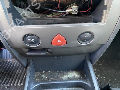 Used Warning switch RENAULT MEGANE II (BM0/1_, CM0/1_) 1.5 dCi (BM1E, CM1E) (106 hp) 31953485