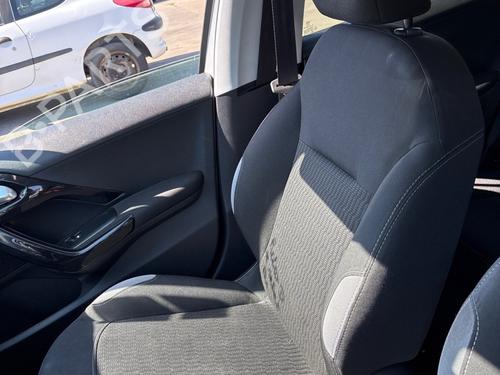 Stol høyre foran Stol høyre foran PEUGEOT 208 I (CA_, CC_) 1.2 VTI 82 (82 hp) 37216329 37216329