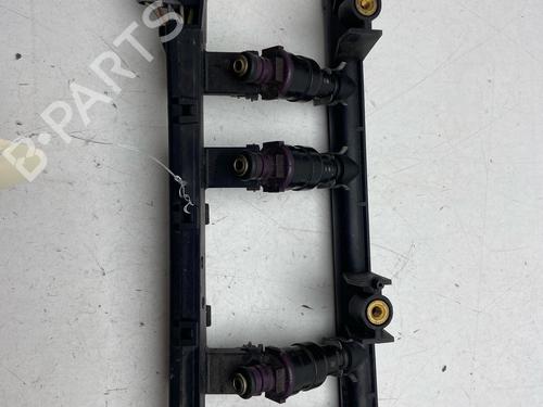 Used Injection rail Injection rail 33737997 33737997