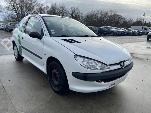 Used Front bumper reinforcement PEUGEOT 206 Hatchback (2A/C) 1.4 HDi eco 70 (68 hp) 31069441