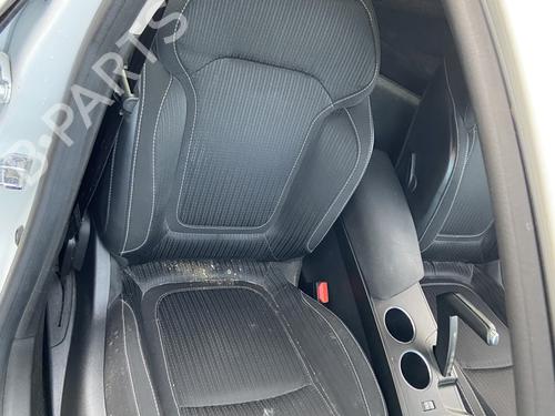 Used Right front seat RENAULT MEGANE IV Hatchback (B9A/M/N_) 1.5 dCi 110 (B9A3) (110 hp) 29847567