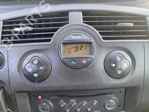 Comando chauffage RENAULT SCÉNIC II (JM0/1_) 1.9 dCi (JM0G, JM12, JM1G, JM2C) (120 hp) 31757219