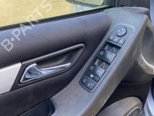 Venstre fortil invendig håndtag MERCEDES-BENZ B-CLASS Sports Tourer (W245) B 180 CDI (245.207) (109 hp) 29451801