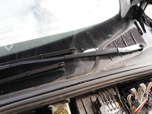 Used Front windshield wiper arm PEUGEOT 308 I (4A_, 4C_) 1.6 HDi (92 hp) 27134262