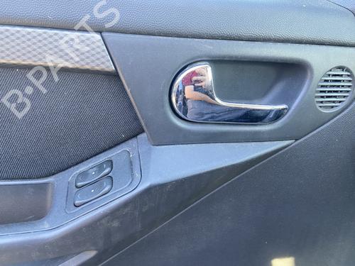 Venstre foran invendig håndtak OPEL MERIVA A MPV (X03) 1.3 CDTI (E75) (75 hp) 29639793