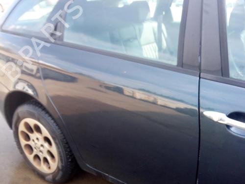 Used Right rear door Right rear door ALFA ROMEO 156 Sportwagon (932_) 1.9 JTD (932.B2B00) (110 hp) 27123602 27123602