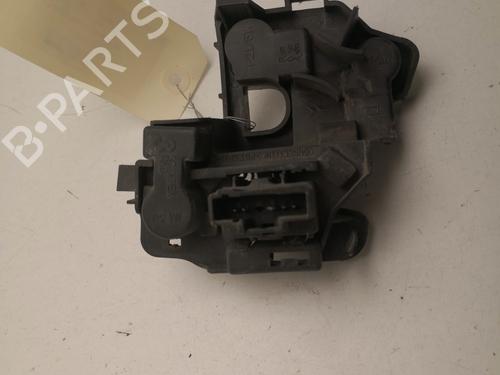 lamp-holder-peugeot-206-hatchback-2ac-1998-1999-2000-2001-2002-2003-2004-2005-2006-2007-2008-2009-2010-2011-2012-30464639 main image