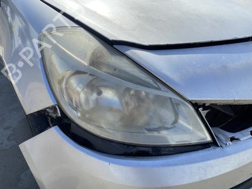 Right headlight RENAULT CLIO III (BR0/1, CR0/1) 1.4 16V 260100203R