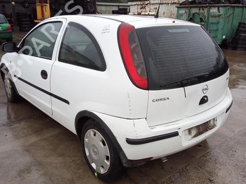 Used Rear axle OPEL CORSA C (X01) 1.3 CDTI (F08, F68) (70 hp) 32121845