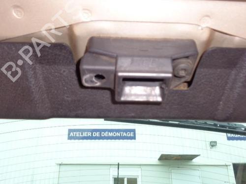 Used Tailgate lock RENAULT SAFRANE II (B54_) 2.2 dT (B54G) (113 hp) 27121067