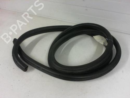Used Rubber door seal BMW 1 (E87) 118 d (143 hp) 27127229