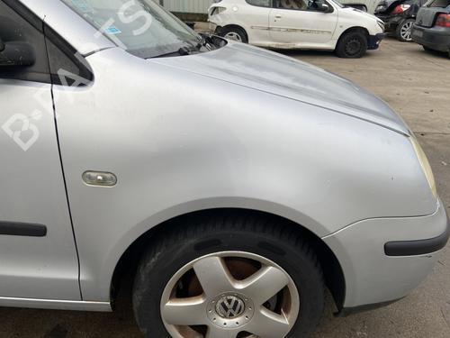 Used Right front fenders VW POLO IV (9N_, 9A_) 1.2 12V (64 hp) 30682795