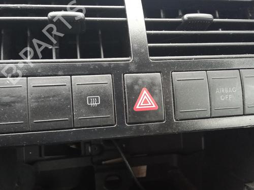 Used Warning switch VW POLO (9N_, 9A_) 1.4 TDI (70 hp) 27138754