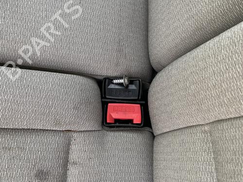 Klamra pasa bezpieczeństwa RENAULT CLIO II (BB_, CB_) 1.4 16V (B/CB0P, BB13) 8200684049