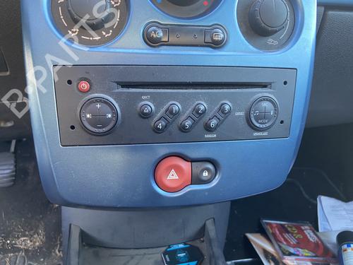 Used Radio RENAULT CLIO III (BR0/1, CR0/1) 1.5 dCi (BR17, CR17) (86 hp) 30061031