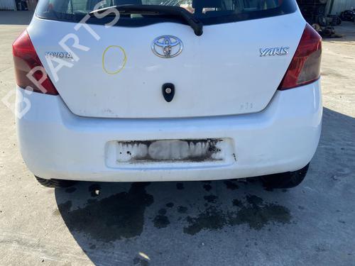 Used Rear bumper reinforcement TOYOTA YARIS (_P9_) 1.4 D-4D (NLP90_, NLP90R) (90 hp) 27105265